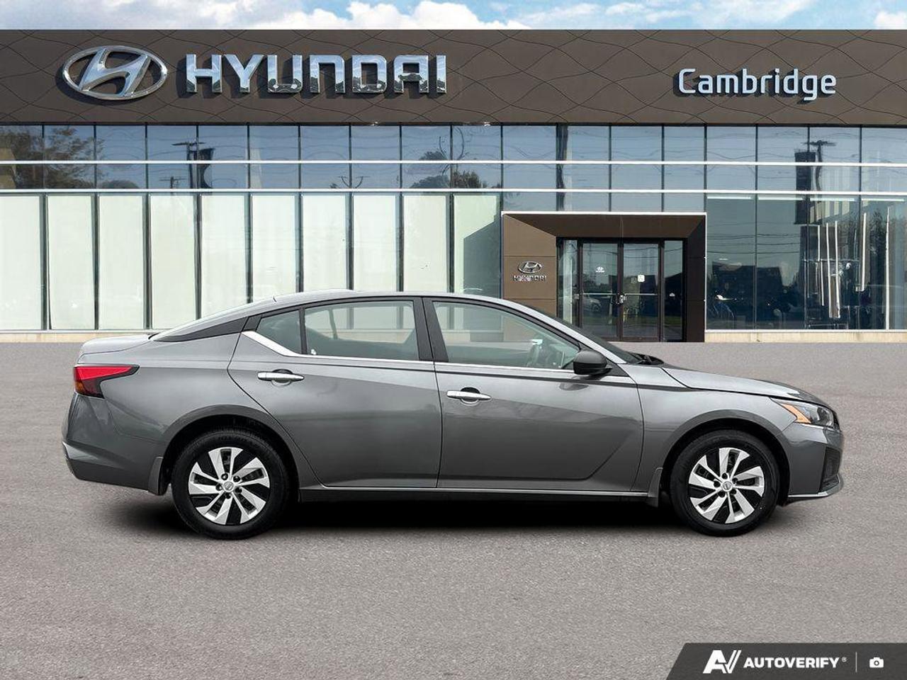 2024 Nissan Altima S AWD   NO ACCIDENTS   CARPLAY   6.5L/100KM Photo