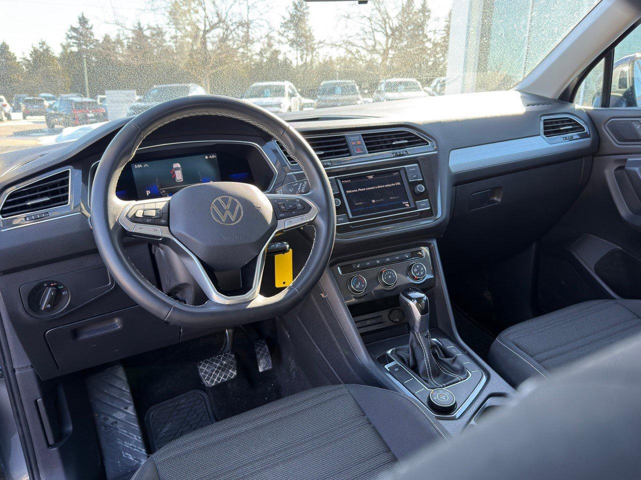 2022 Volkswagen Tiguan Trendline4MOTION AWD, HTD CLOTH SEATS, APPLE CARPL Photo