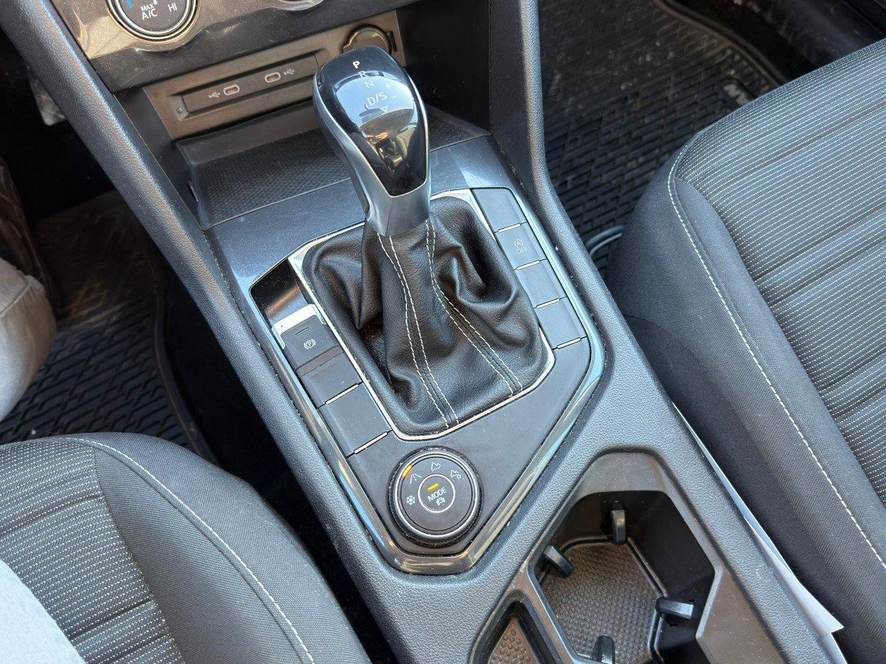 2022 Volkswagen Tiguan Trendline4MOTION AWD, HTD CLOTH SEATS, APPLE CARPL Photo