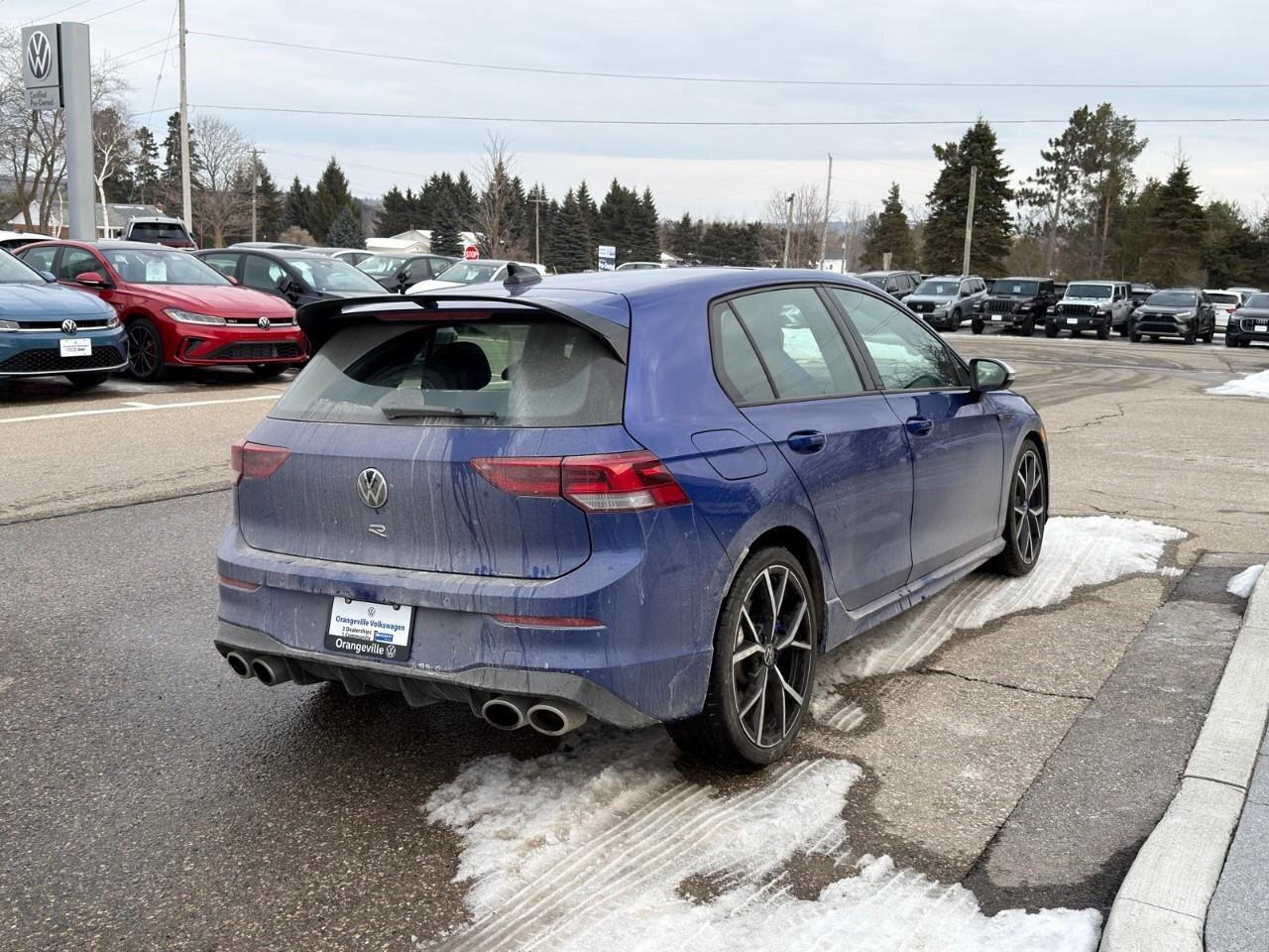 2024 Volkswagen Golf R ONE-OWNER, ACCIDENT-FREE, CARBON PACK, SUNROOF, AD Photo