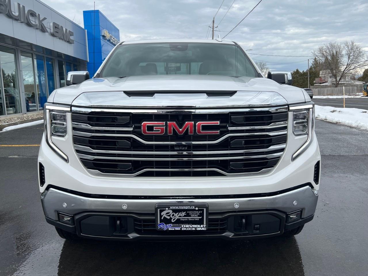 2025 GMC Sierra 1500 Crew Cab Standard Box 4-Wheel Drive SLT Photo