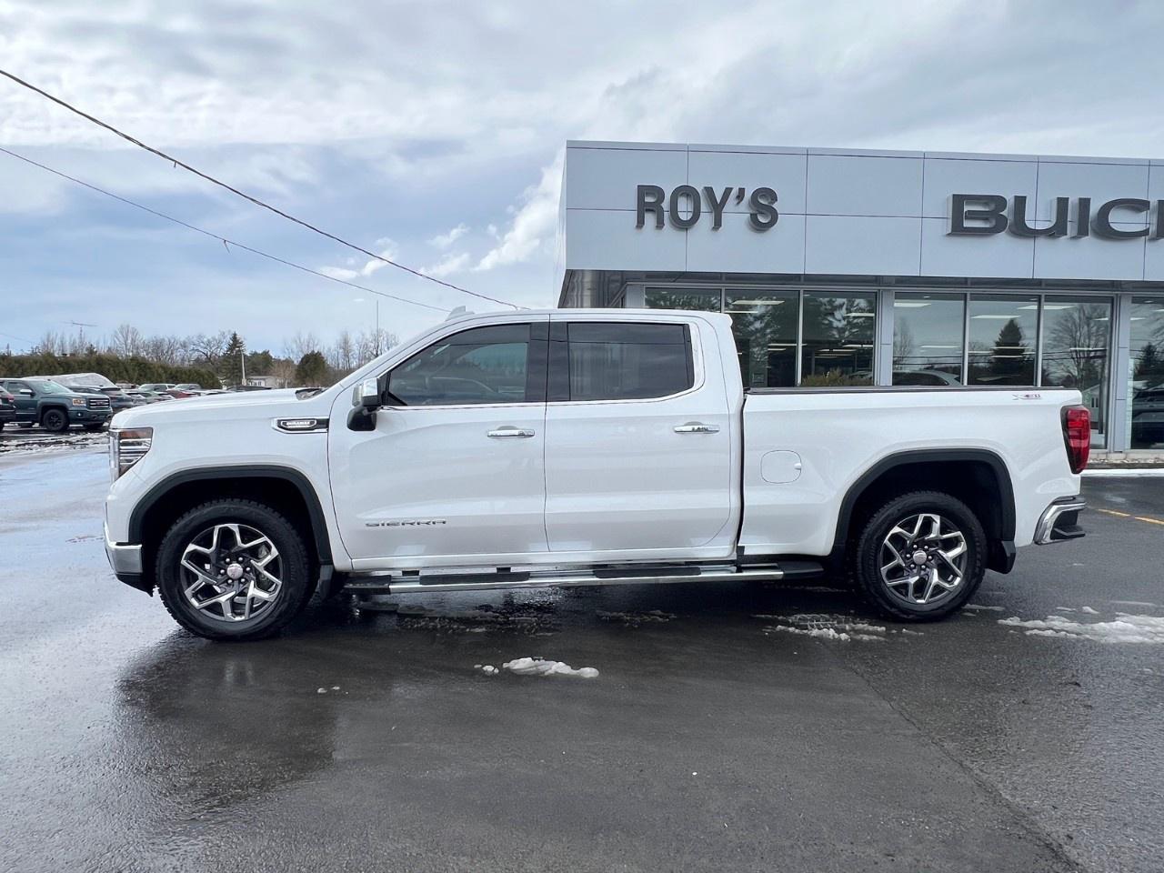 2025 GMC Sierra 1500 Crew Cab Standard Box 4-Wheel Drive SLT Photo