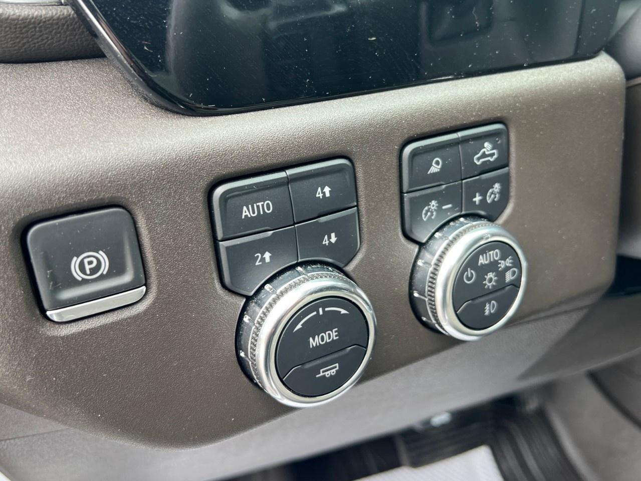 2025 GMC Sierra 1500 Crew Cab Standard Box 4-Wheel Drive SLT Photo
