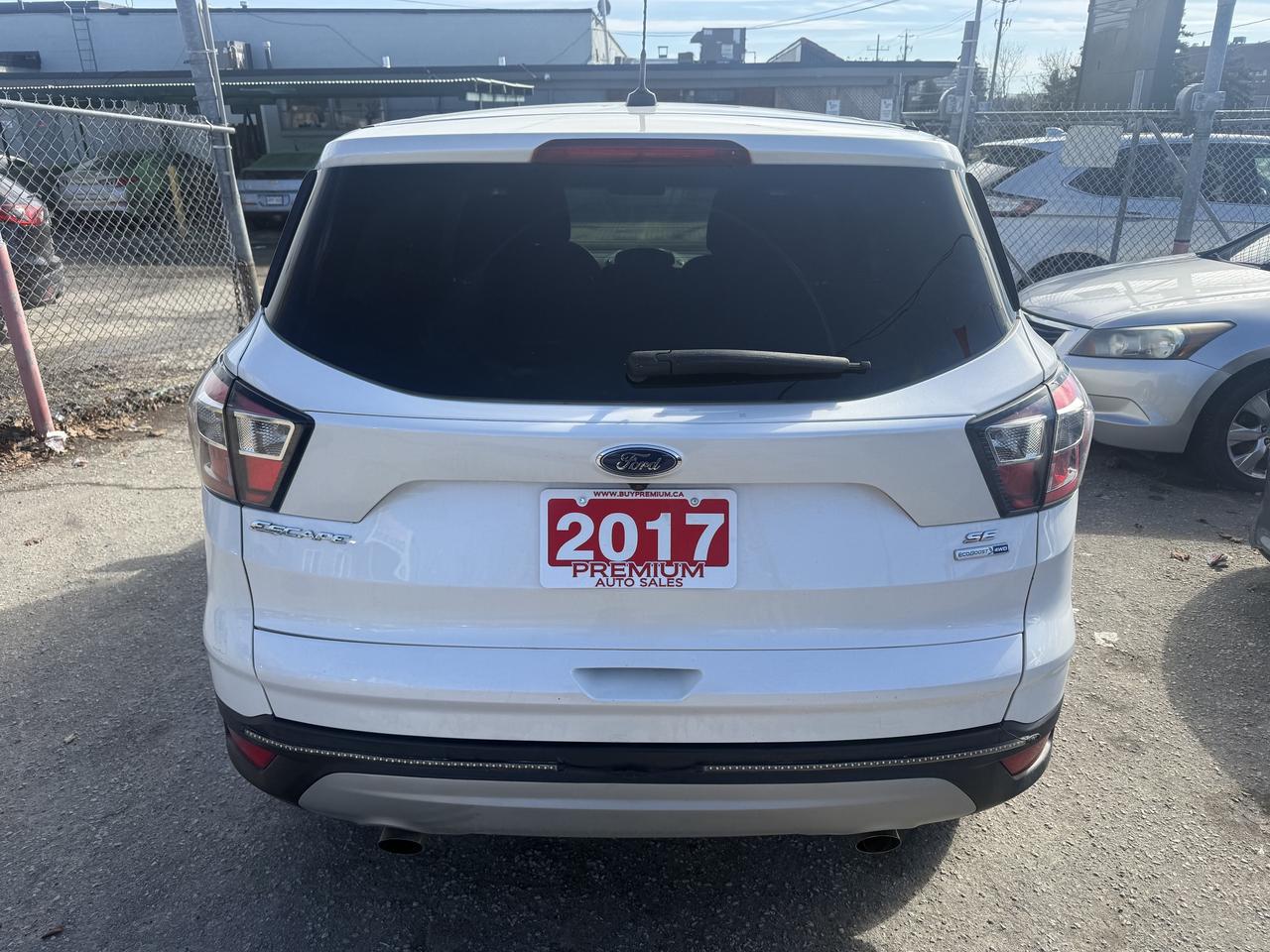 2017 Ford Escape *** 3 YEAR WARRANTY INCLUDED *** Photo4