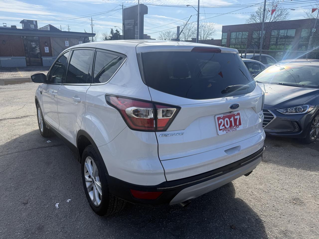 2017 Ford Escape *** 3 YEAR WARRANTY INCLUDED *** Photo3
