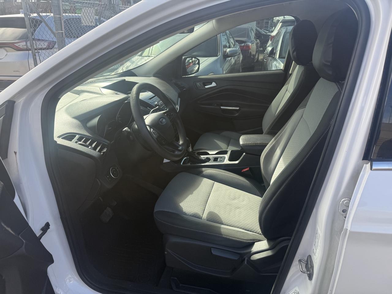 2017 Ford Escape *** 3 YEAR WARRANTY INCLUDED *** Photo