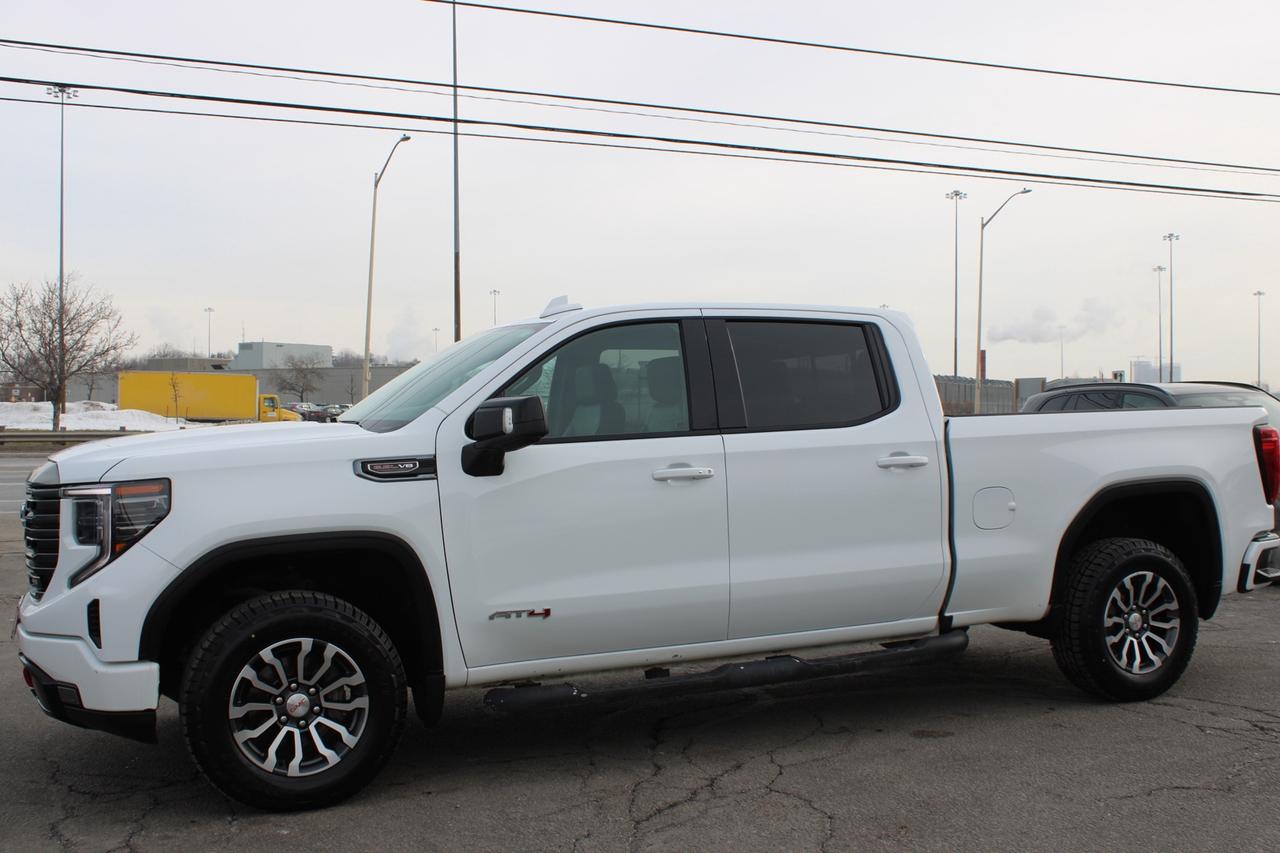 2022 GMC Sierra 1500 AT4 Crew Cab 4WD 6.2L No Accident New Screen Photo