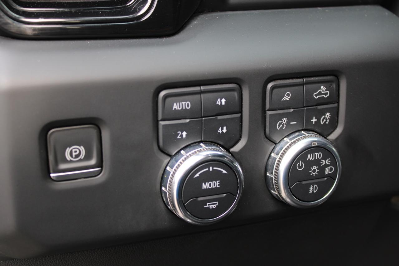 2022 GMC Sierra 1500 AT4 Crew Cab 4WD 6.2L No Accident New Screen Photo