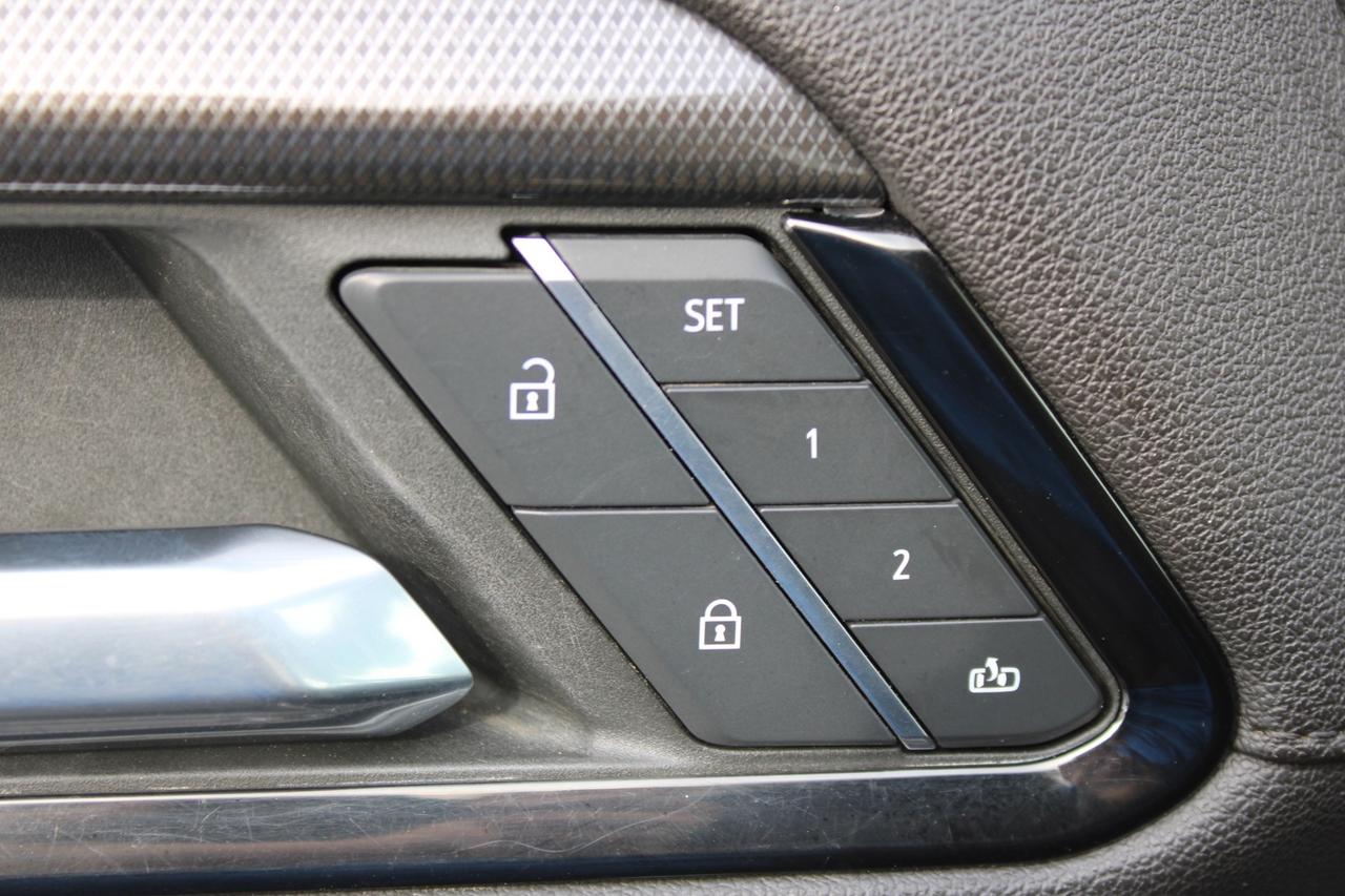 2022 GMC Sierra 1500 AT4 Crew Cab 4WD 6.2L No Accident New Screen Photo