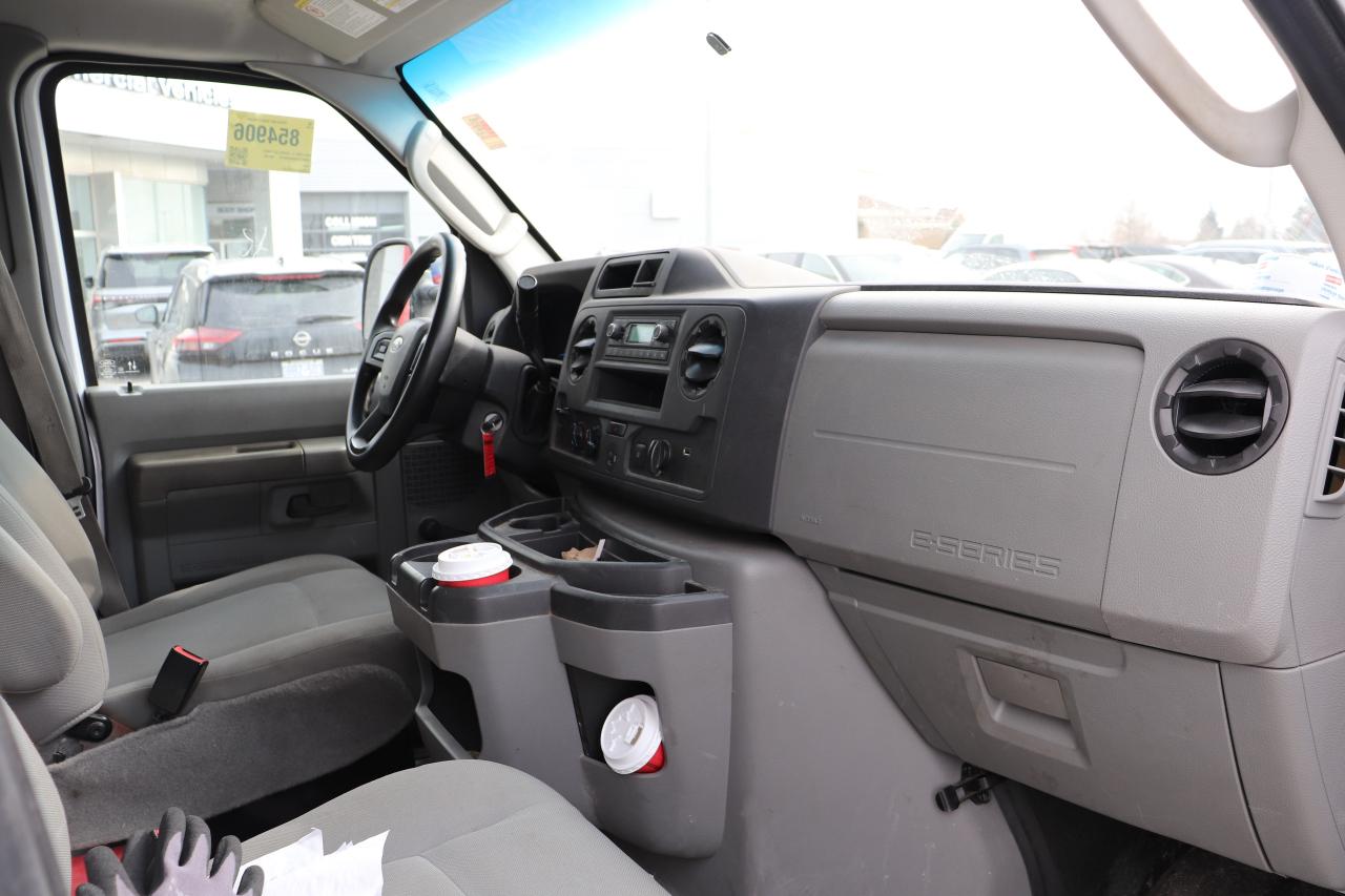 2022 Ford E-Series Cutaway  Photo