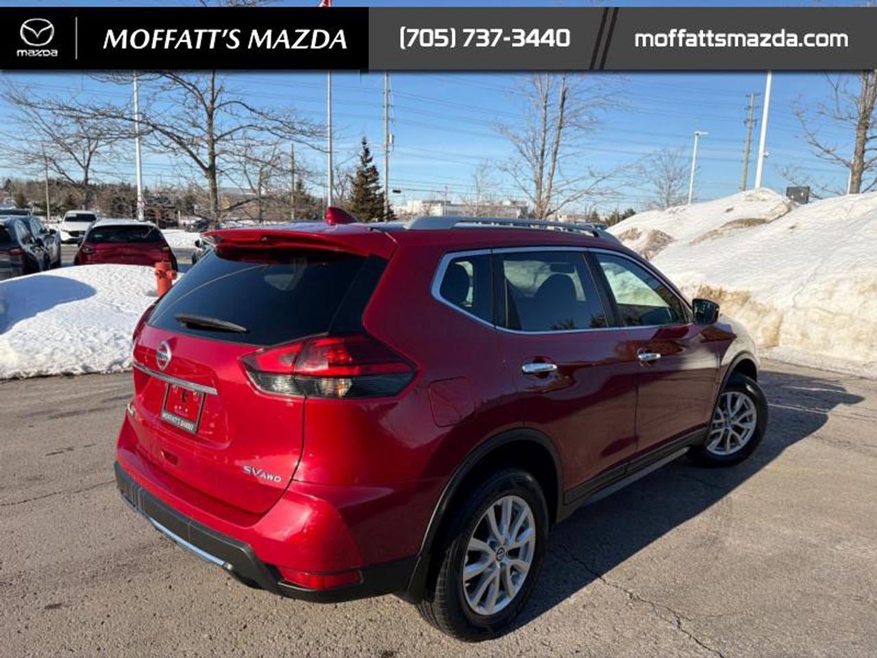 2017 Nissan Rogue SV Photo4