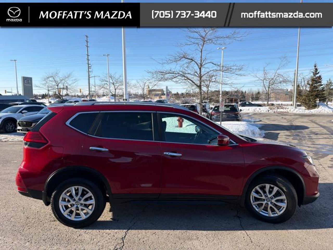 2017 Nissan Rogue SV Photo