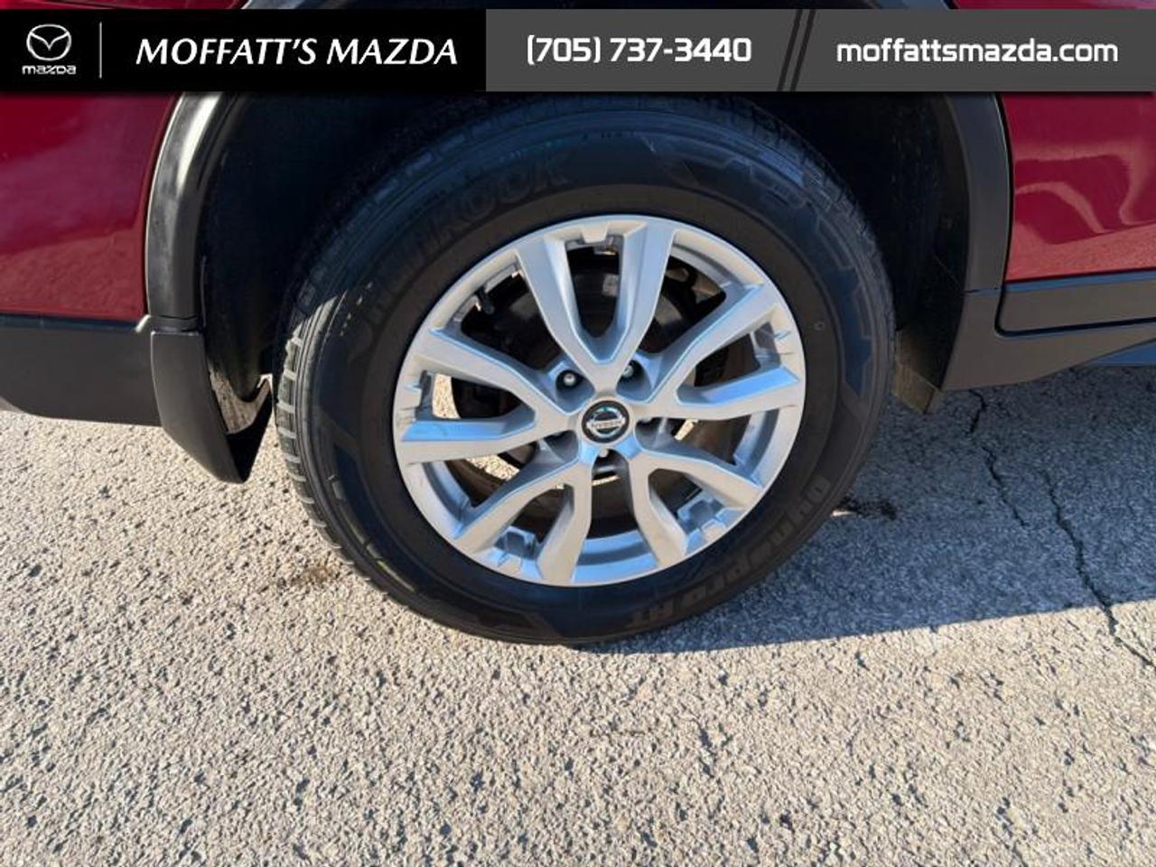 2017 Nissan Rogue SV Photo