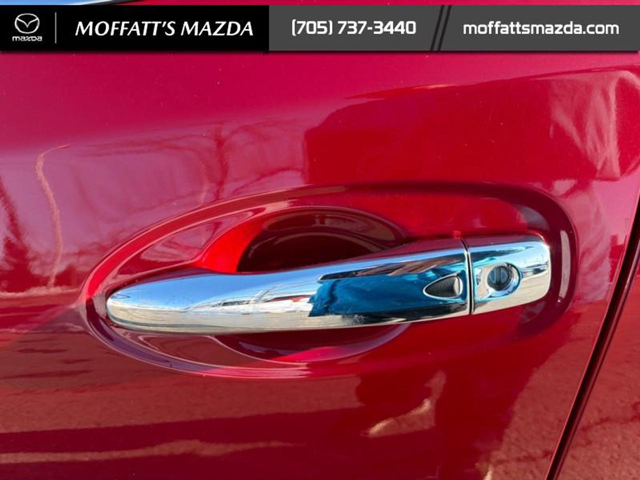 2017 Nissan Rogue SV Photo