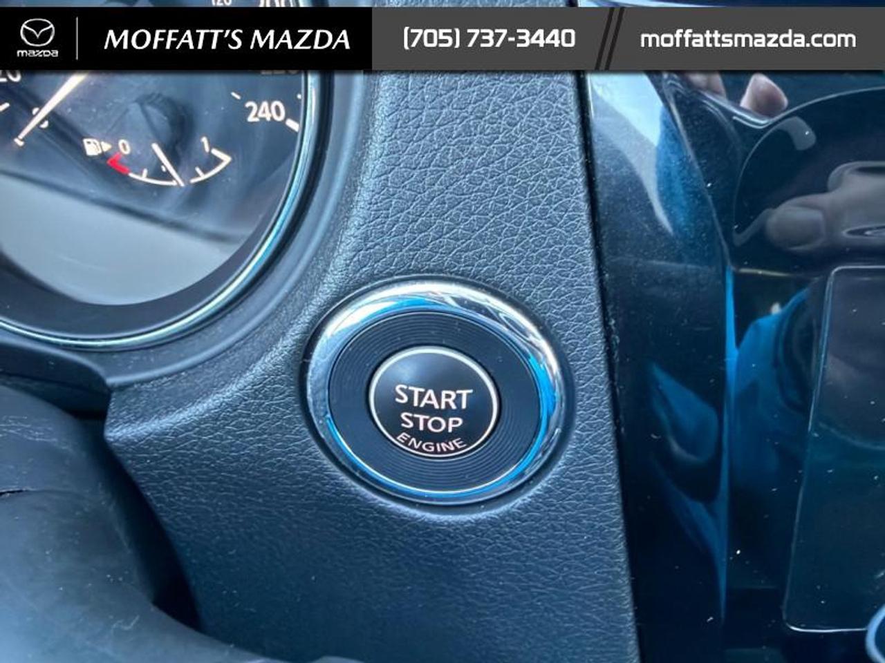 2017 Nissan Rogue SV Photo