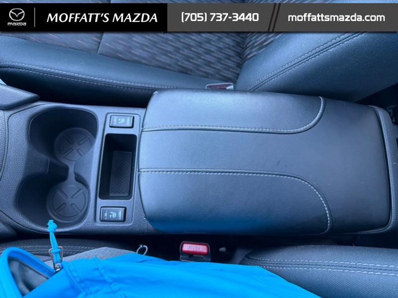 2017 Nissan Rogue SV Photo