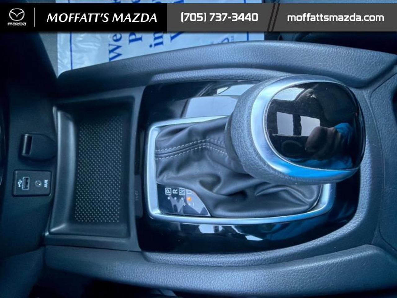 2017 Nissan Rogue SV Photo