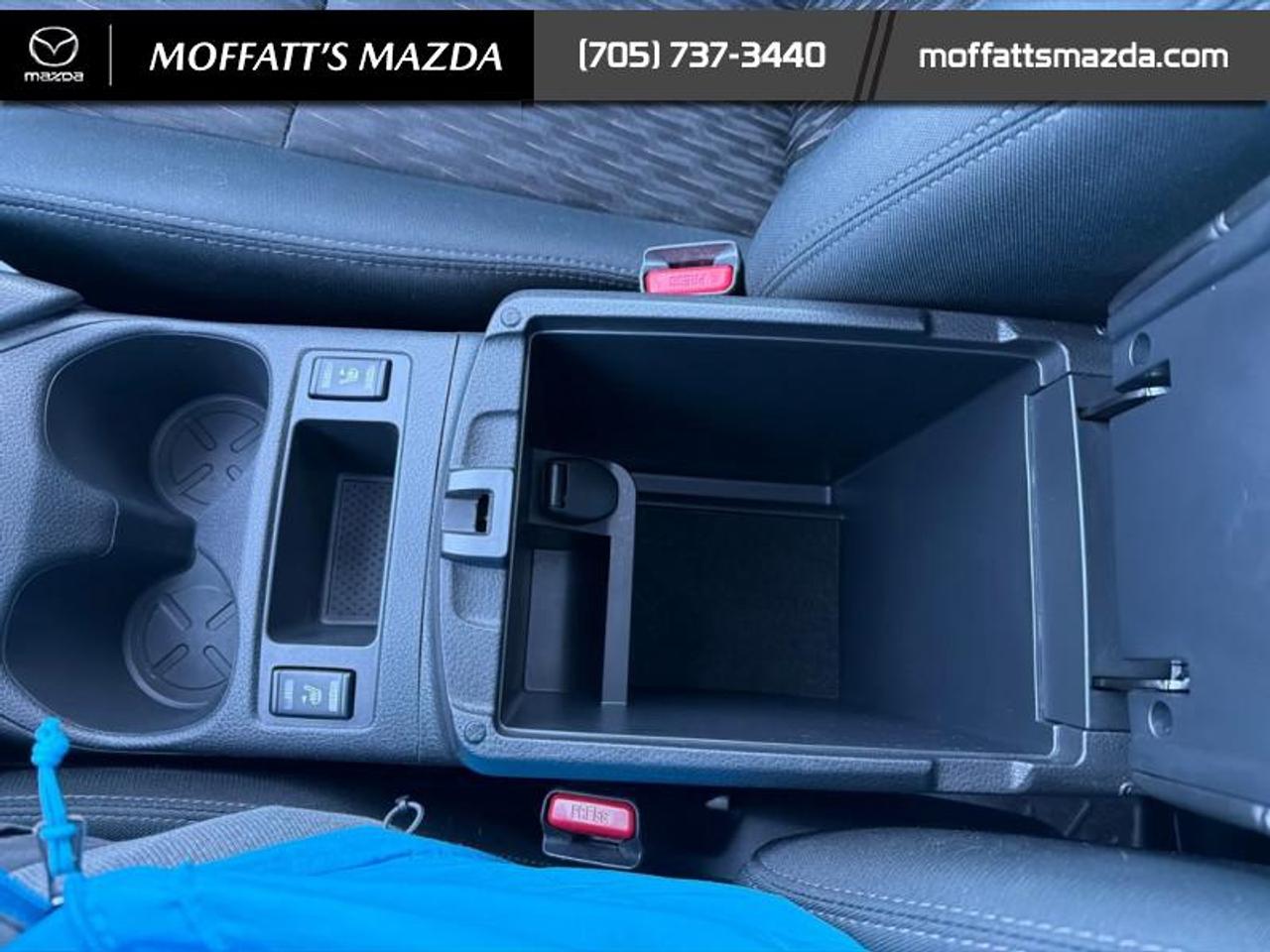 2017 Nissan Rogue SV Photo