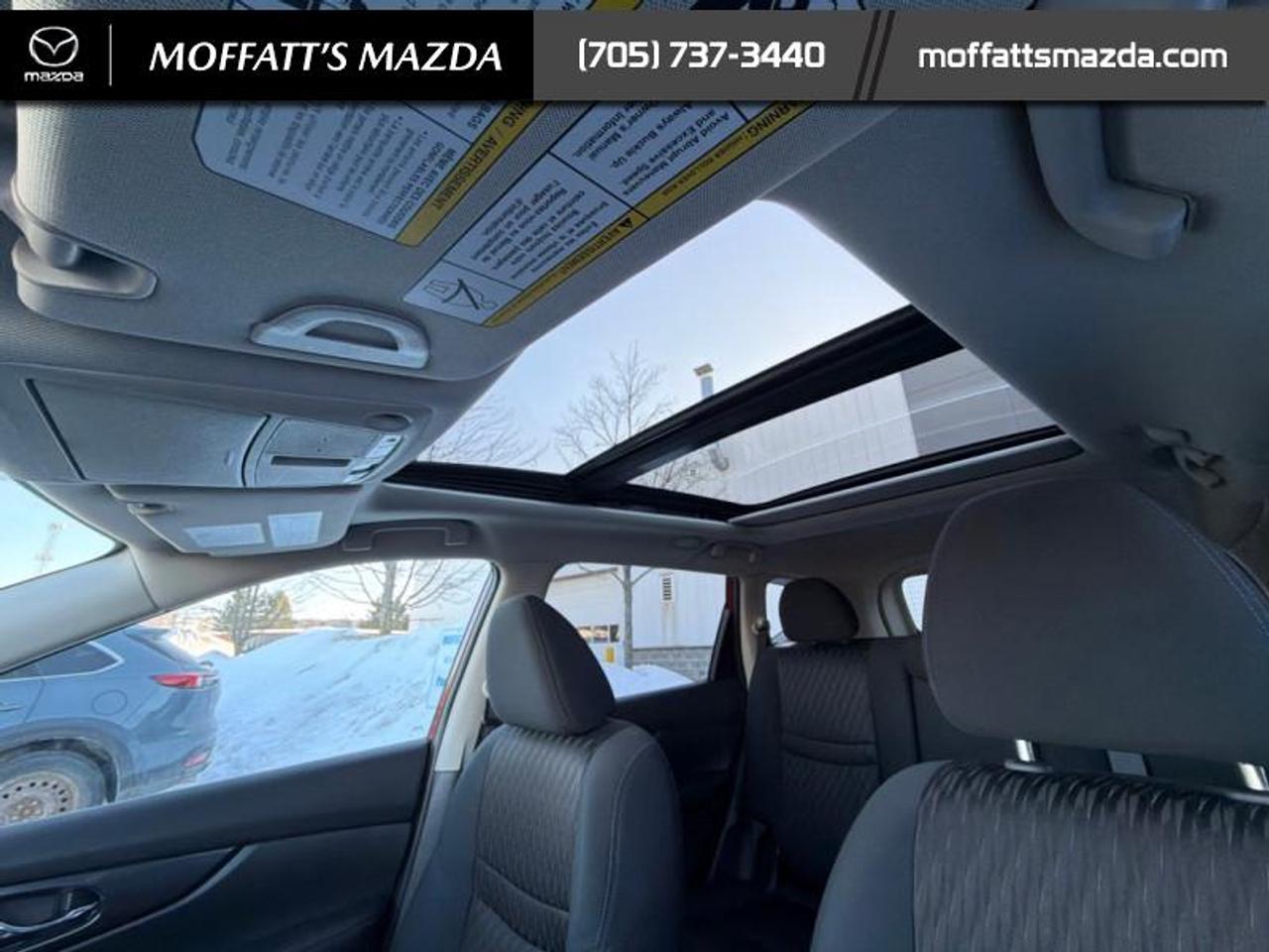 2017 Nissan Rogue SV Photo