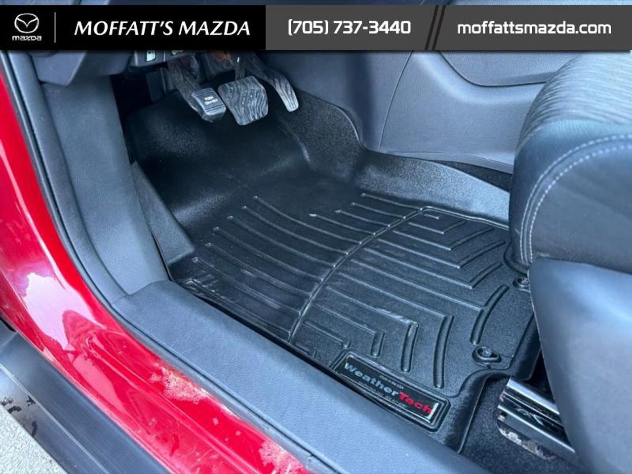 2017 Nissan Rogue SV Photo