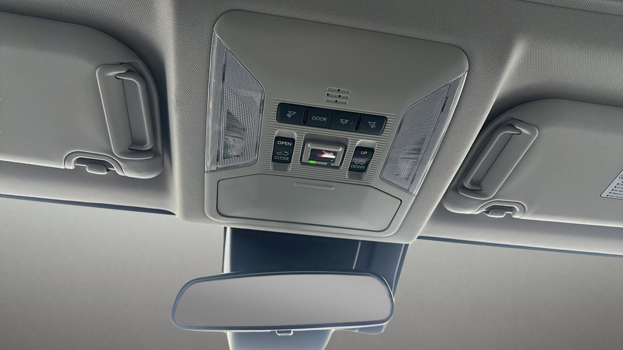 2025 Toyota RAV4 XLE Photo