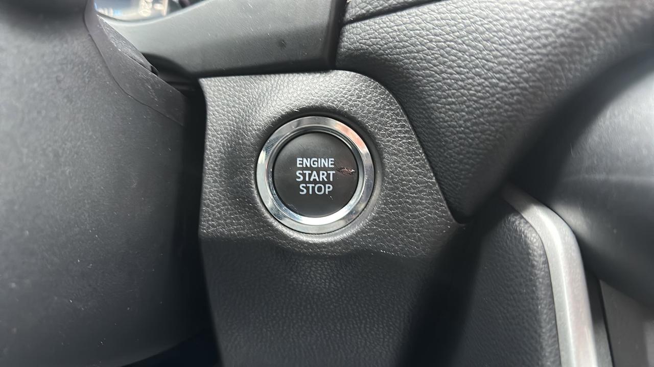 2025 Toyota RAV4 XLE Photo