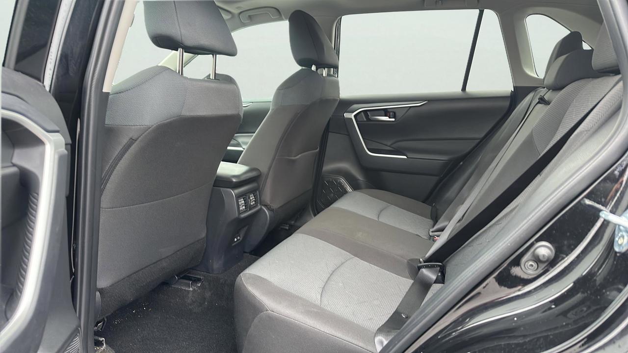 2025 Toyota RAV4 XLE Photo