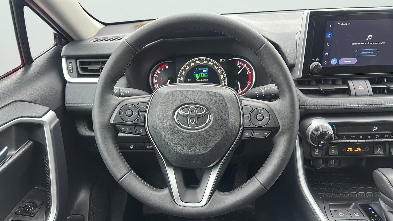 2025 Toyota RAV4 XLE Photo