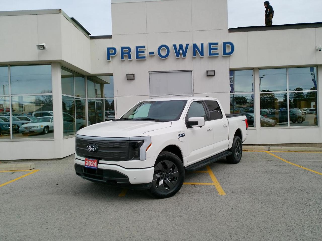 2024 Ford F-150 Lightning Lariat 4WD SuperCrew 5.5' Box Photo0