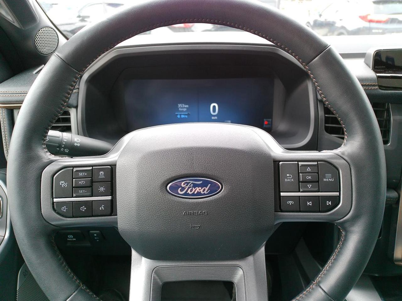 2024 Ford F-150 Lightning Lariat 4WD SuperCrew 5.5' Box Photo3