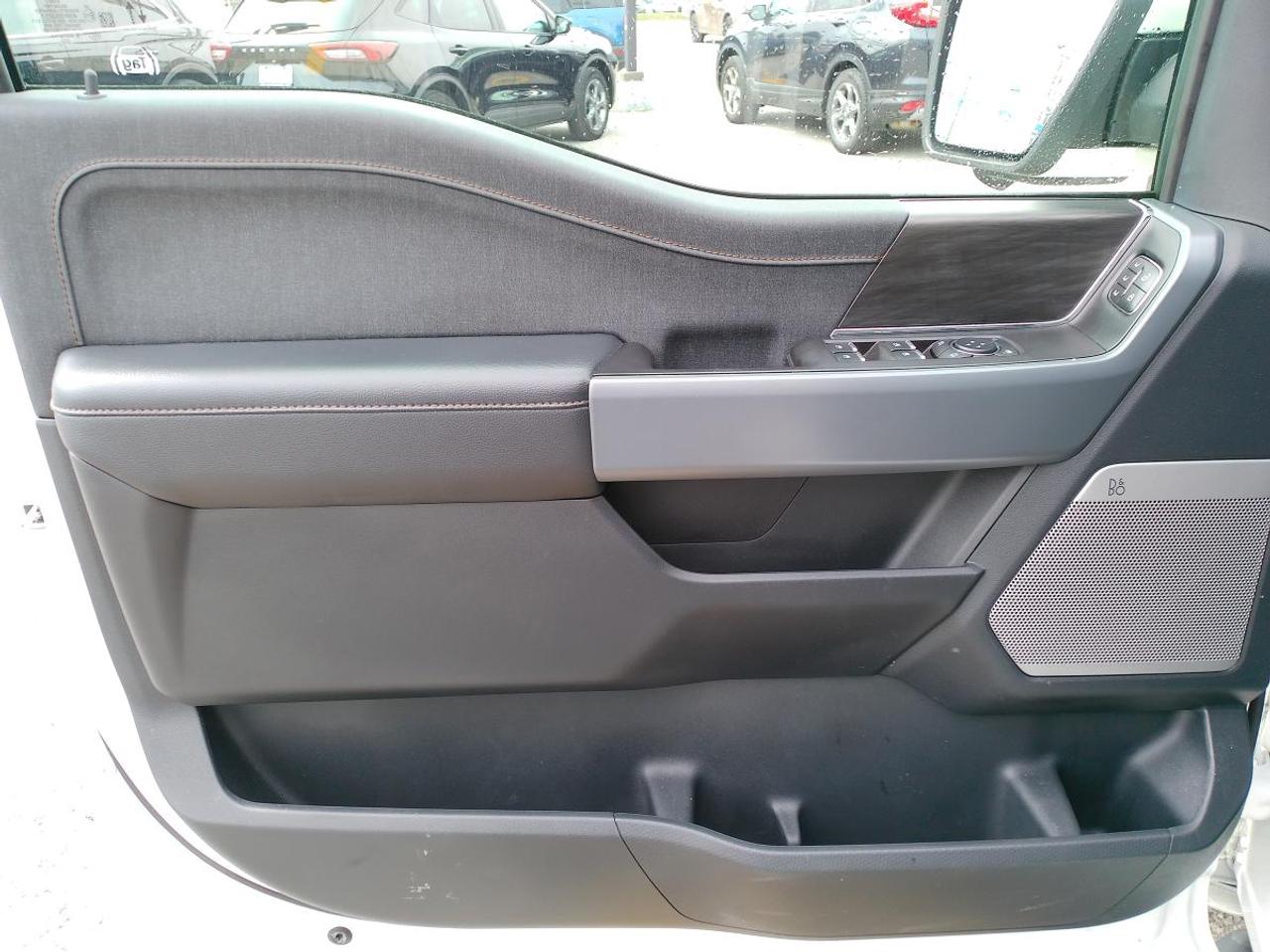 2024 Ford F-150 Lightning Lariat 4WD SuperCrew 5.5' Box Photo