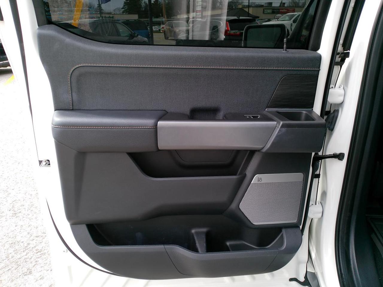 2024 Ford F-150 Lightning Lariat 4WD SuperCrew 5.5' Box Photo