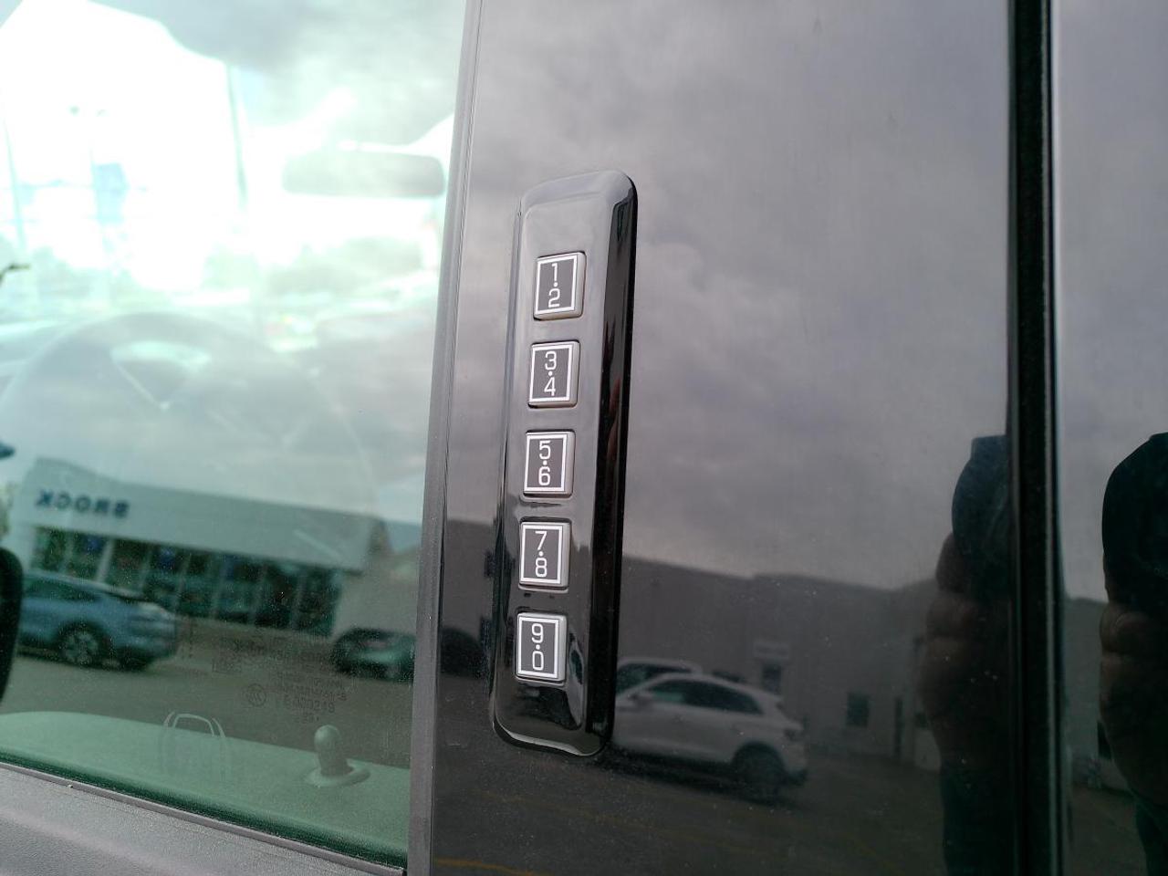 2024 Ford F-150 Lightning Lariat 4WD SuperCrew 5.5' Box Photo