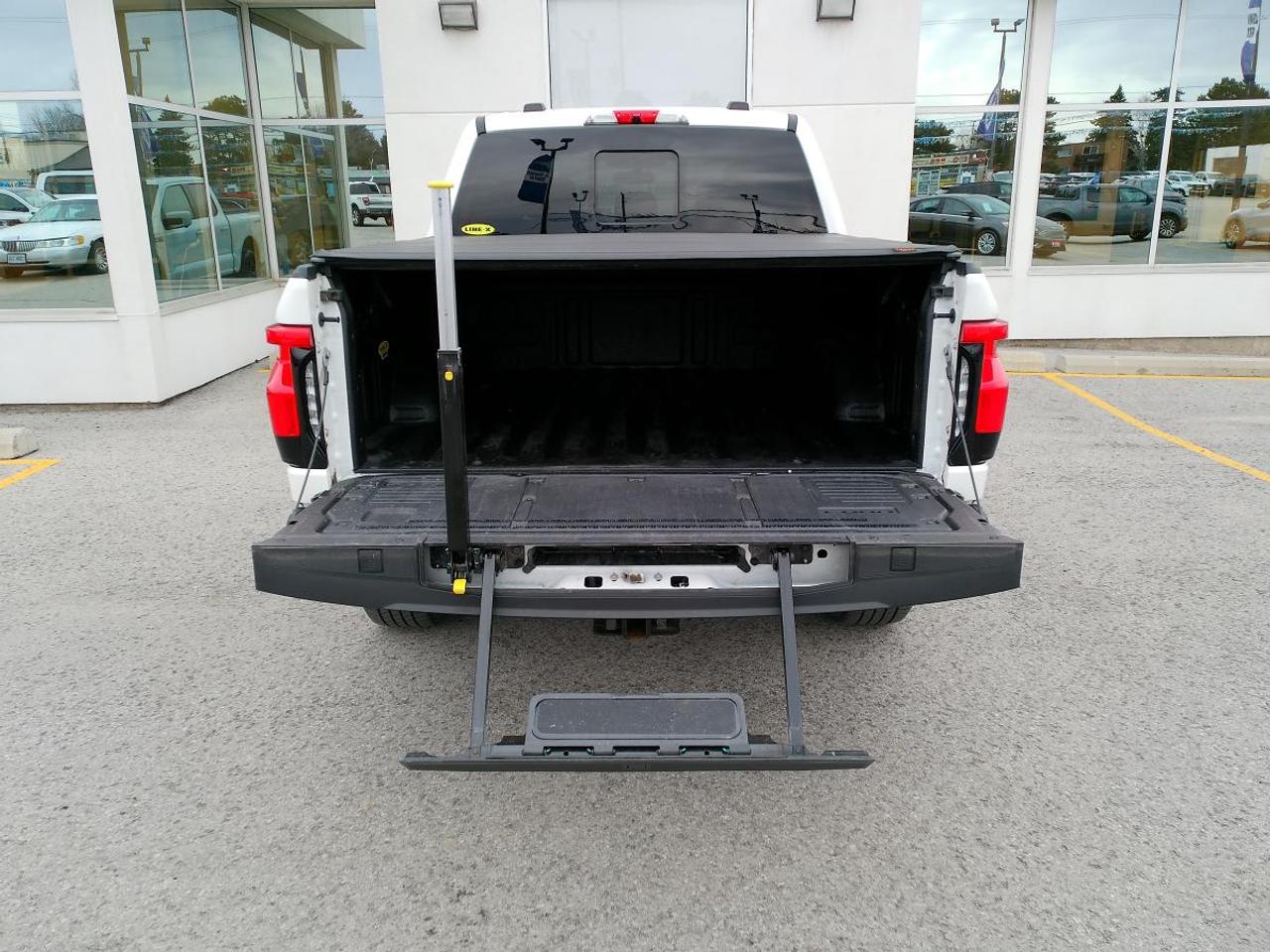 2024 Ford F-150 Lightning Lariat 4WD SuperCrew 5.5' Box Photo