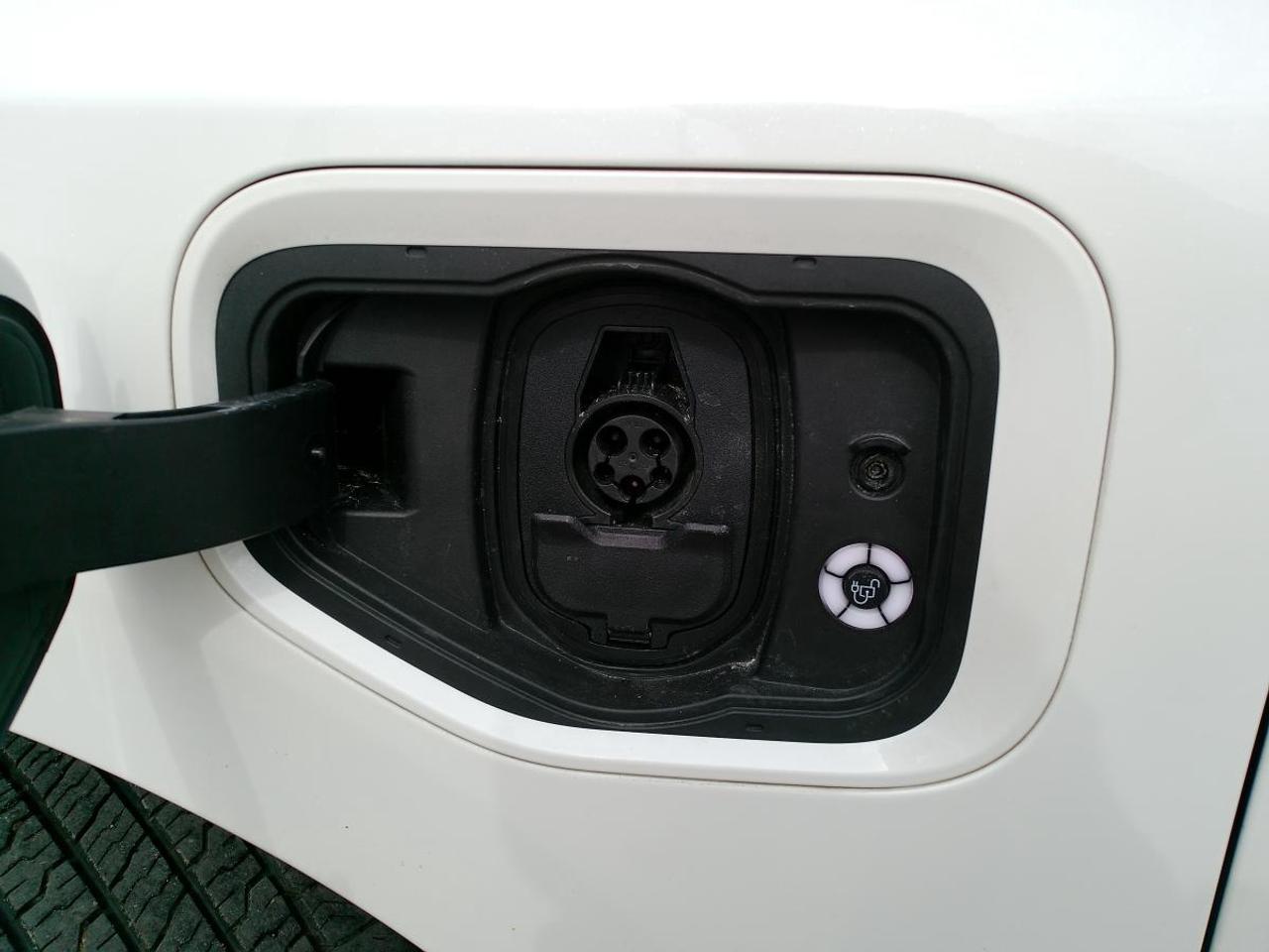 2024 Ford F-150 Lightning Lariat 4WD SuperCrew 5.5' Box Photo