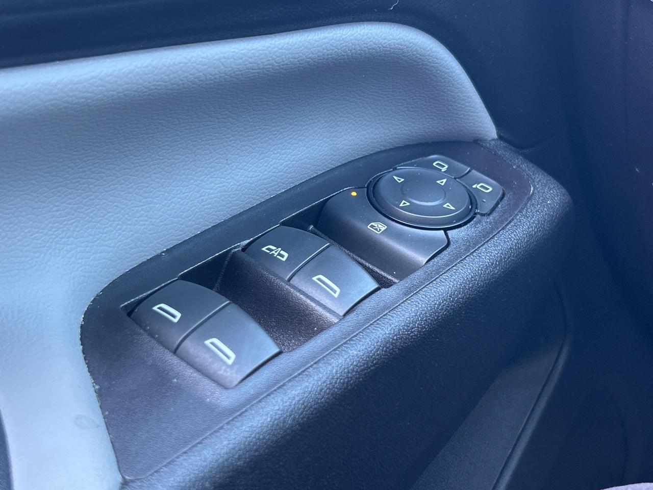 2022 Chevrolet Equinox LS   Clean Carfax Photo