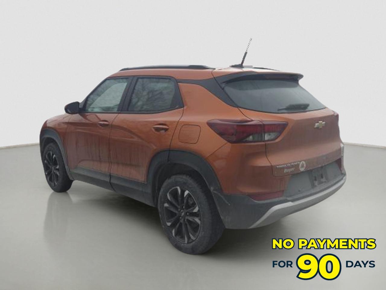 2022 Chevrolet TrailBlazer FWD LT Photo2