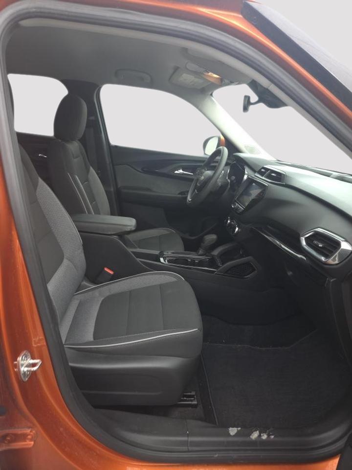 2022 Chevrolet TrailBlazer FWD LT Photo