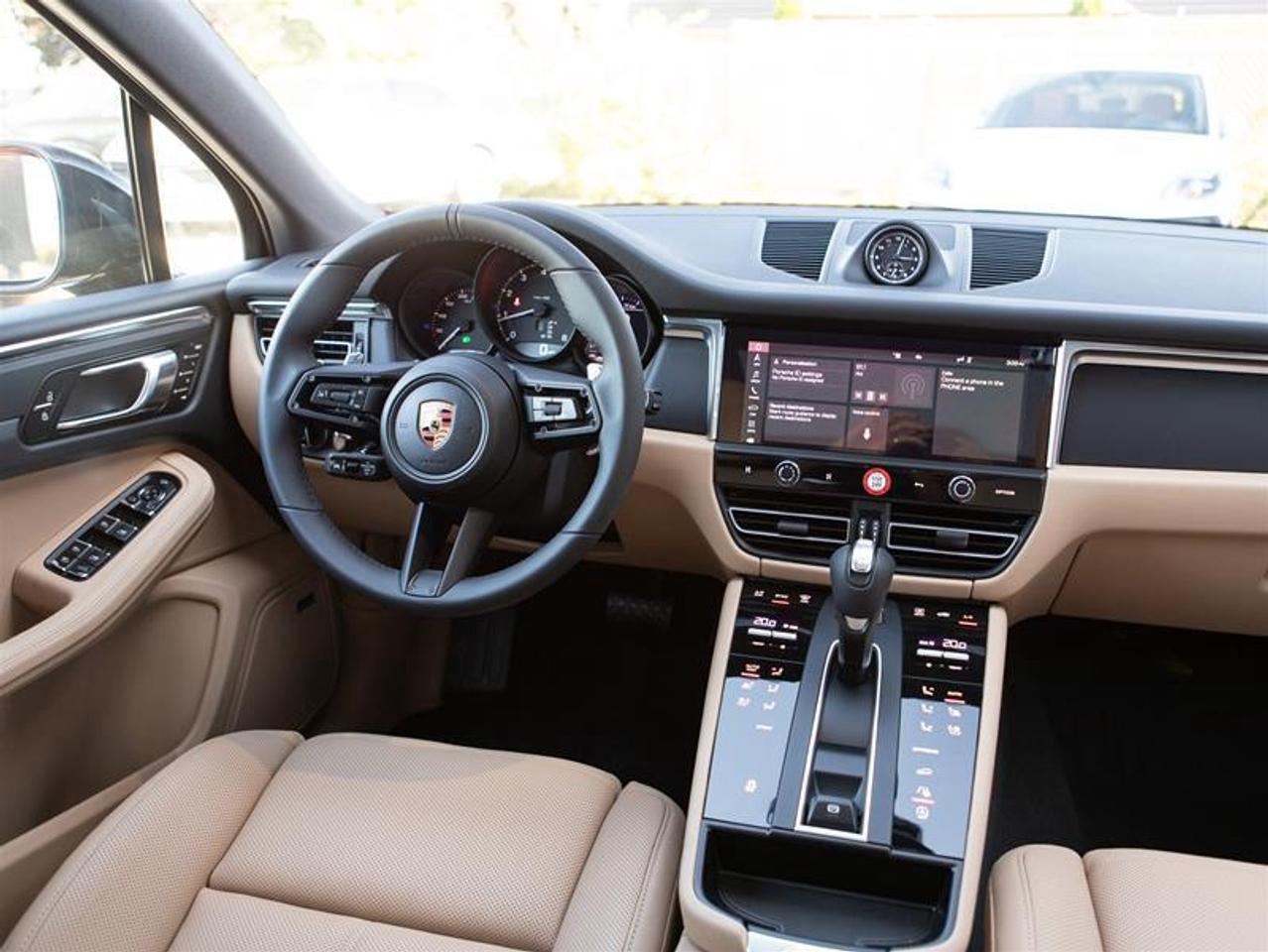 2026 Porsche Macan AWD Photo