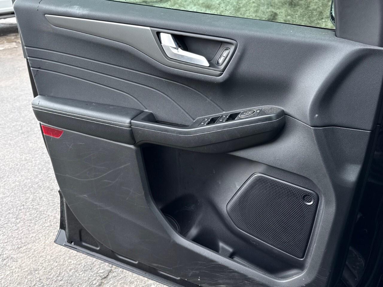 2024 Ford Escape PLUG-IN HYBRID   1 OWNER   ACCIDENT FREE Photo