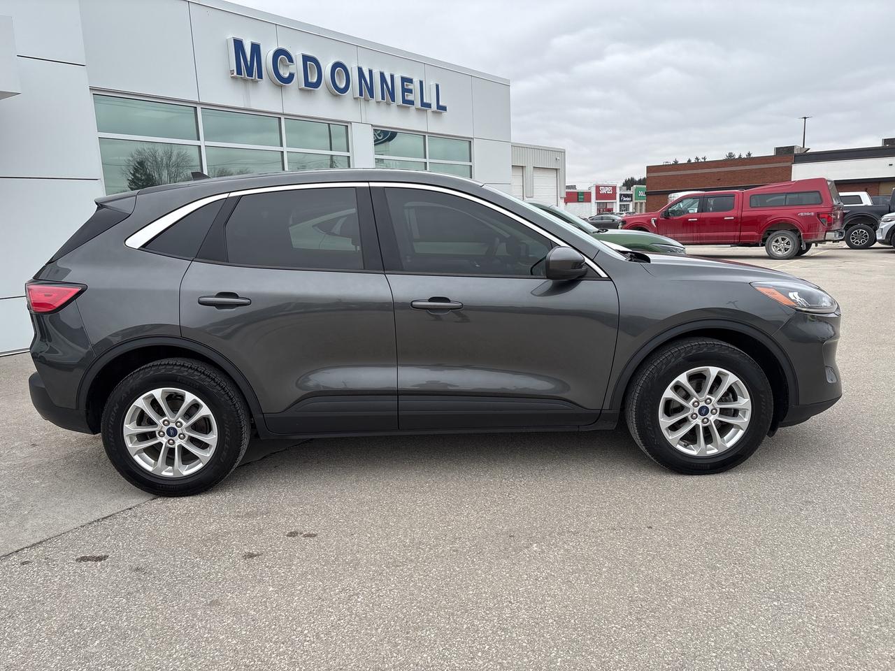 2020 Ford Escape SE AWD Photo