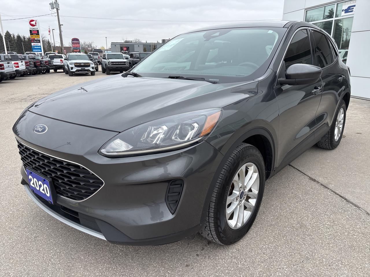 2020 Ford Escape SE AWD Photo