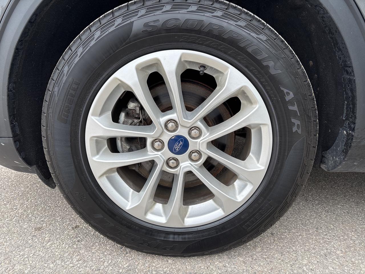 2020 Ford Escape SE AWD Photo