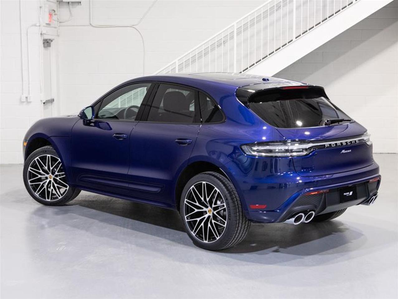 2026 Porsche Macan AWD Photo3
