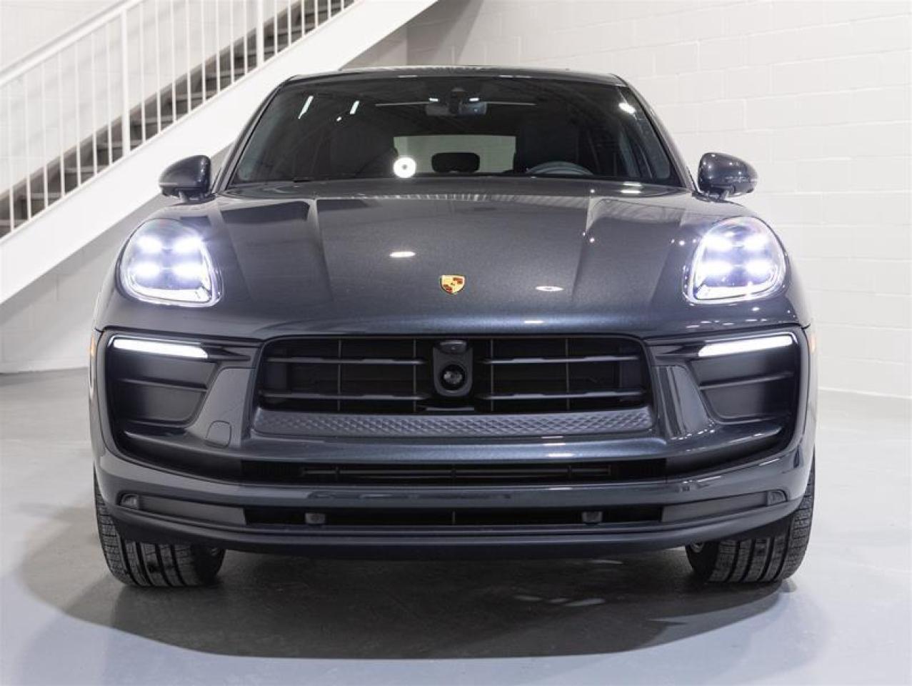 2026 Porsche Macan AWD Photo