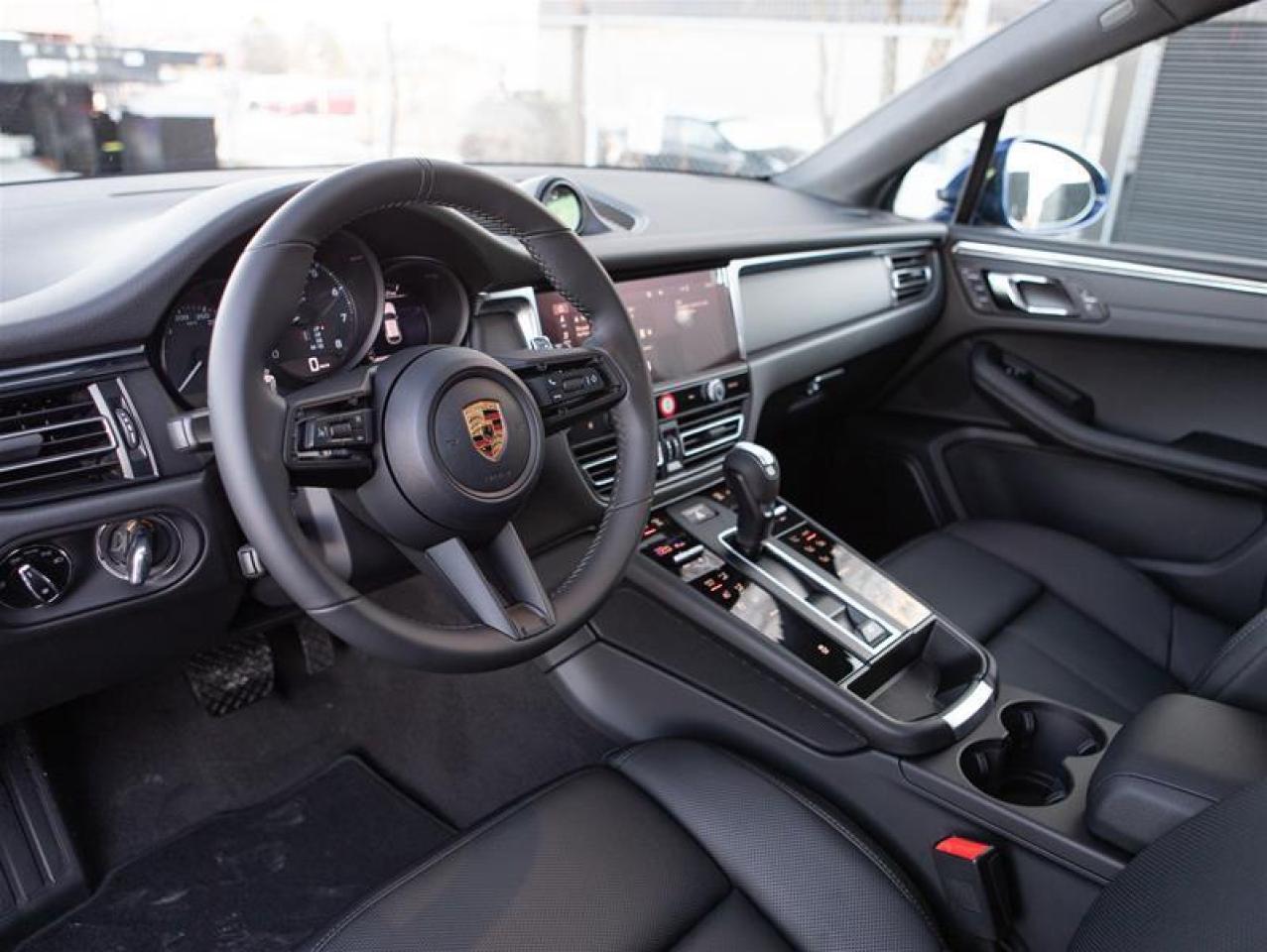 2026 Porsche Macan AWD Photo