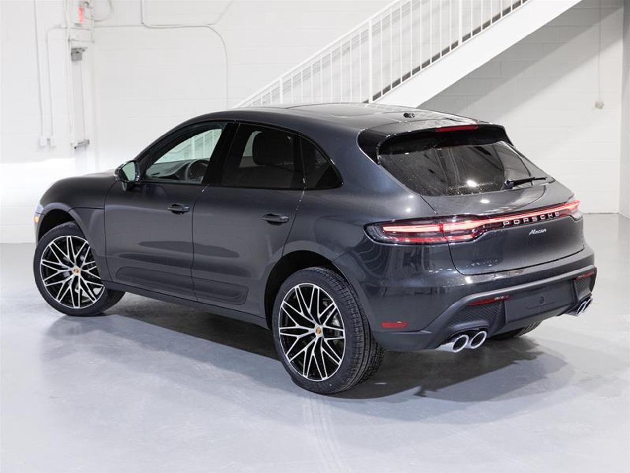 2026 Porsche Macan AWD Photo3