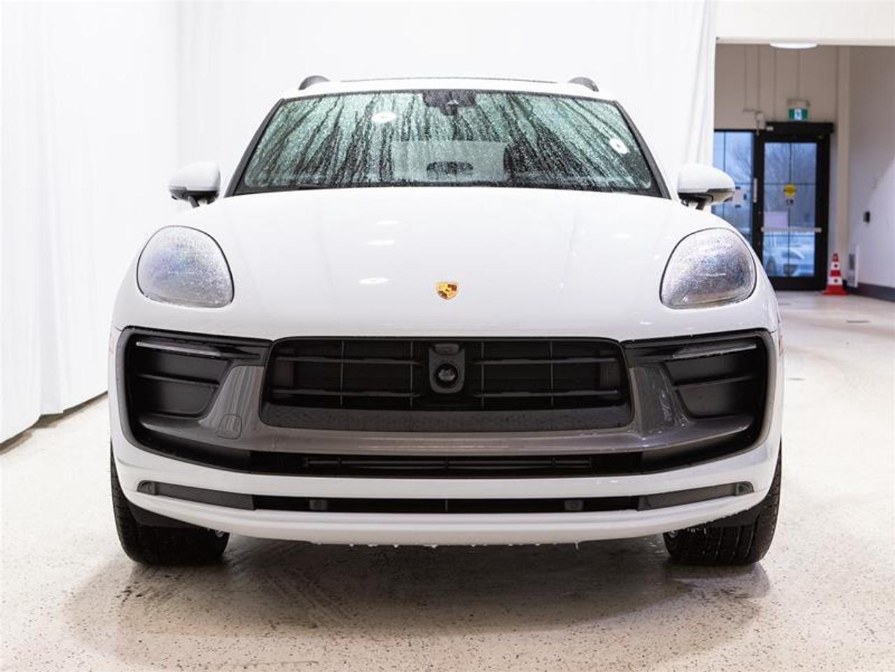 2026 Porsche Macan T AWD Photo