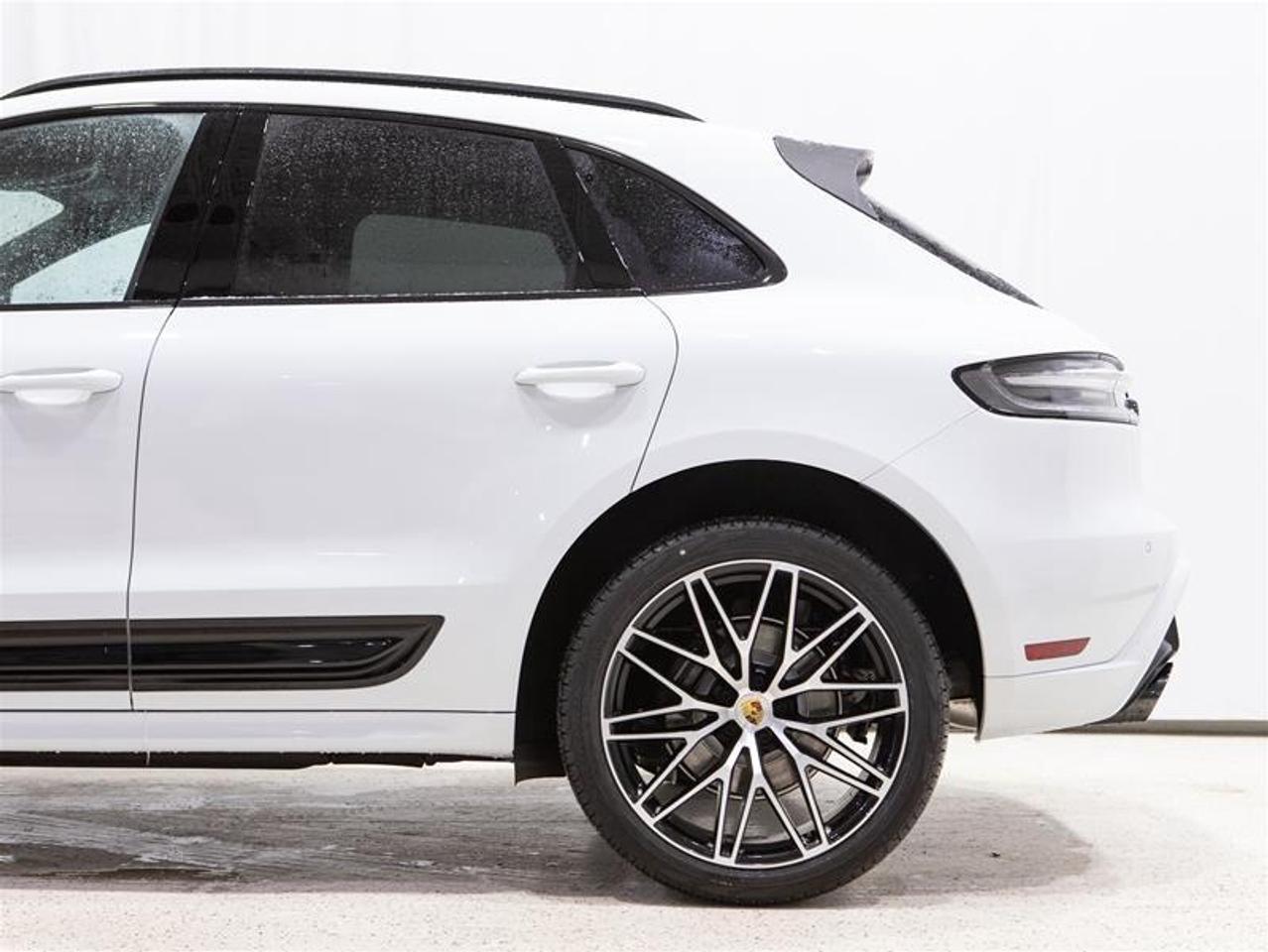 2026 Porsche Macan T AWD Photo