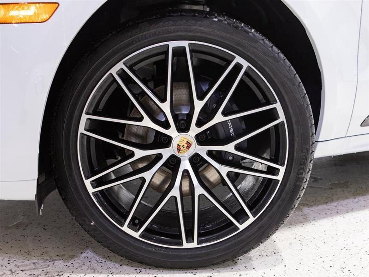 2026 Porsche Macan T AWD Photo